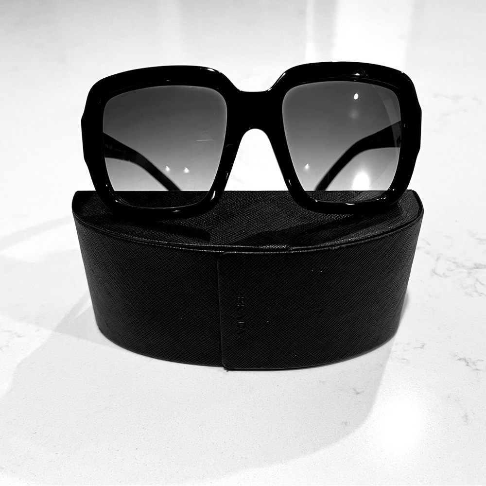 ✖️SOLD ✖️ Prada Sunglasses